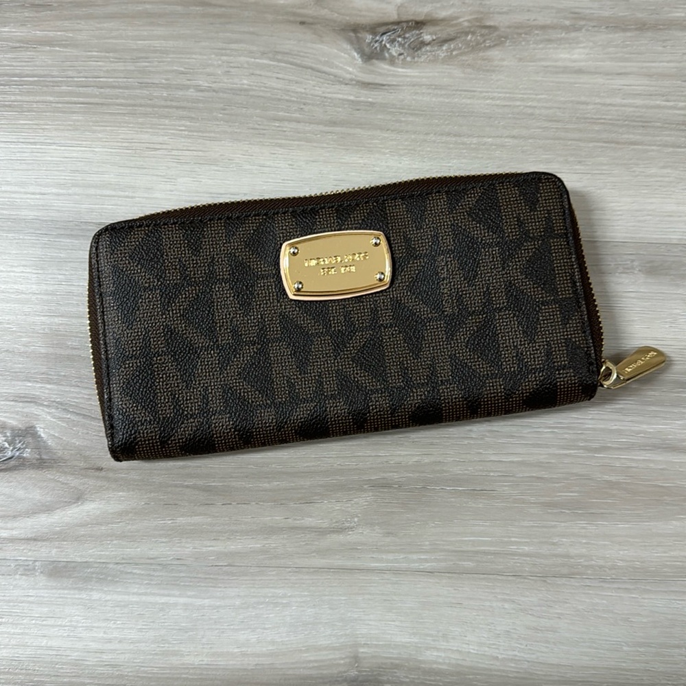 Michael Kors wallet